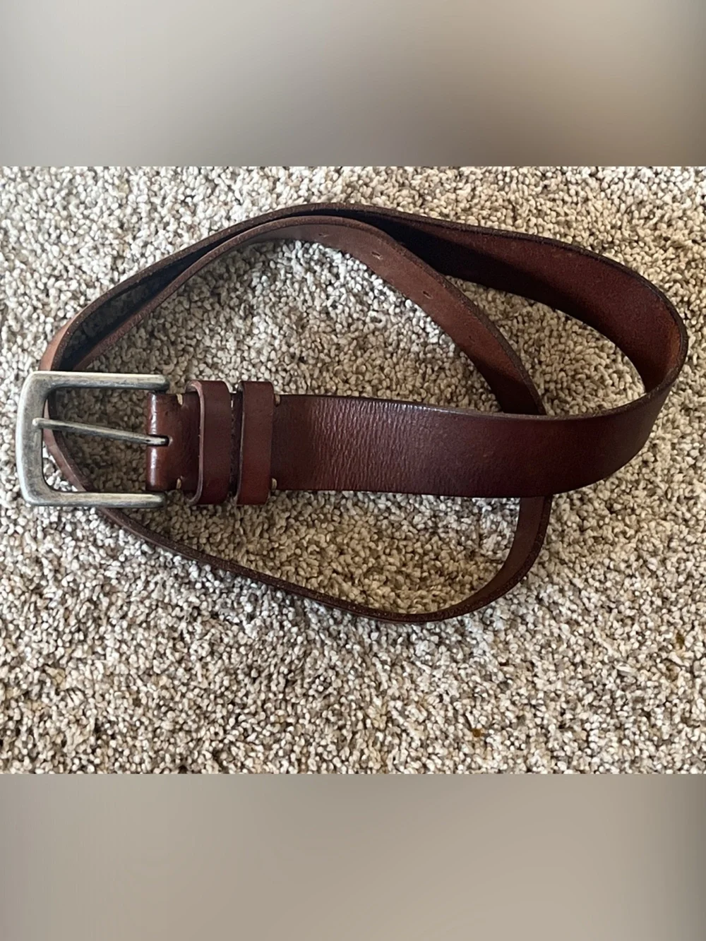 Roundtree & Yorke Men's Brown Leather Belt with Silver Buckle